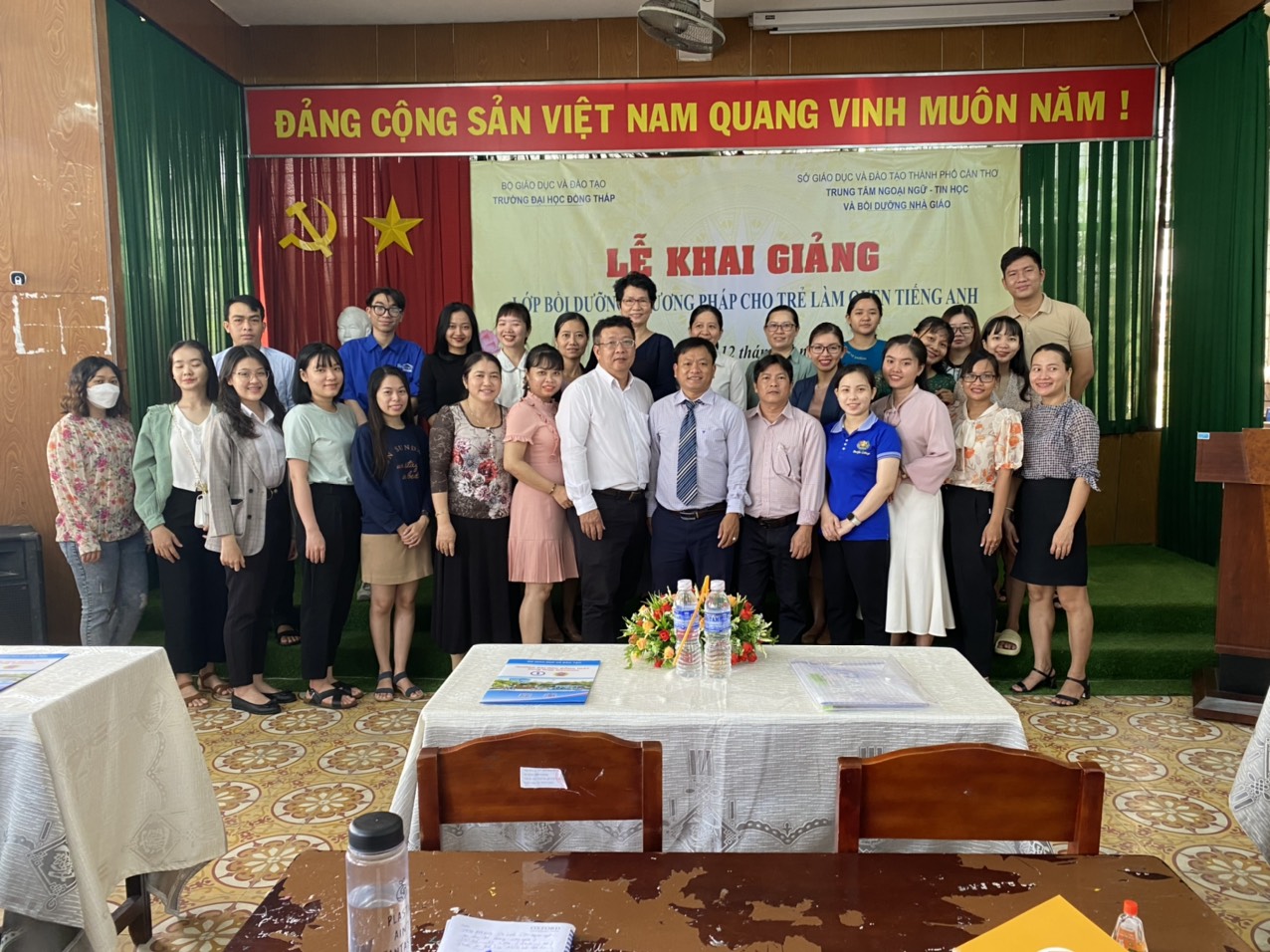 //ttgdnngdtxcantho.edu.vn/files/images/album-anh/L%E1%BB%9Bp-B%E1%BB%93i-D%C6%B0%E1%BB%A1ng-PPGD-M%E1%BA%A7m-Non/2.jpg